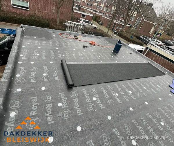 Dakrenovatie plat dak met bitumen dakbedekking in Bleiswijk