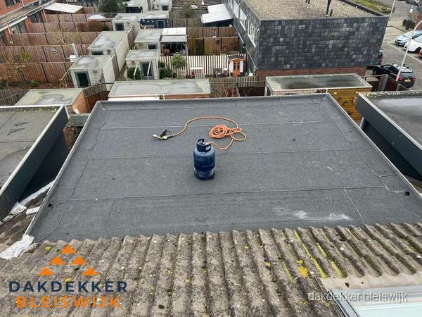 Dakreparatie plat dak met bitumen in Bleiswijk Dakreparatie plat dak met bitumen in Bleiswijk
