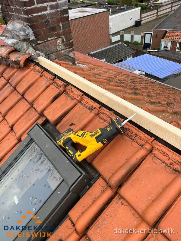 Kosten dak vervangen: werkzaamheden aan pannendak in Bleiswijk Kosten dak vervangen: werkzaamheden aan pannendak in Bleiswijk
