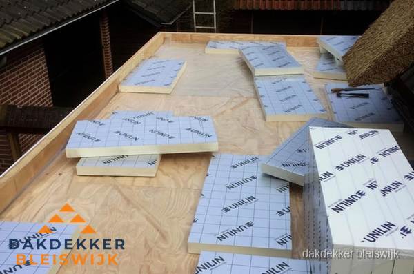 PIR isolatieplaten leggen op plat dak in Bleiswijk PIR isolatieplaten leggen op plat dak in Bleiswijk
